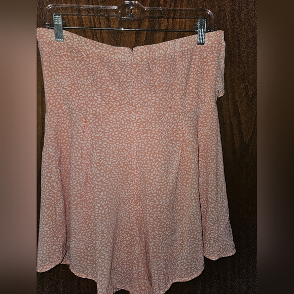Pink Lily Following A Daydream Shorts Romper Large - Picture 3 of 6